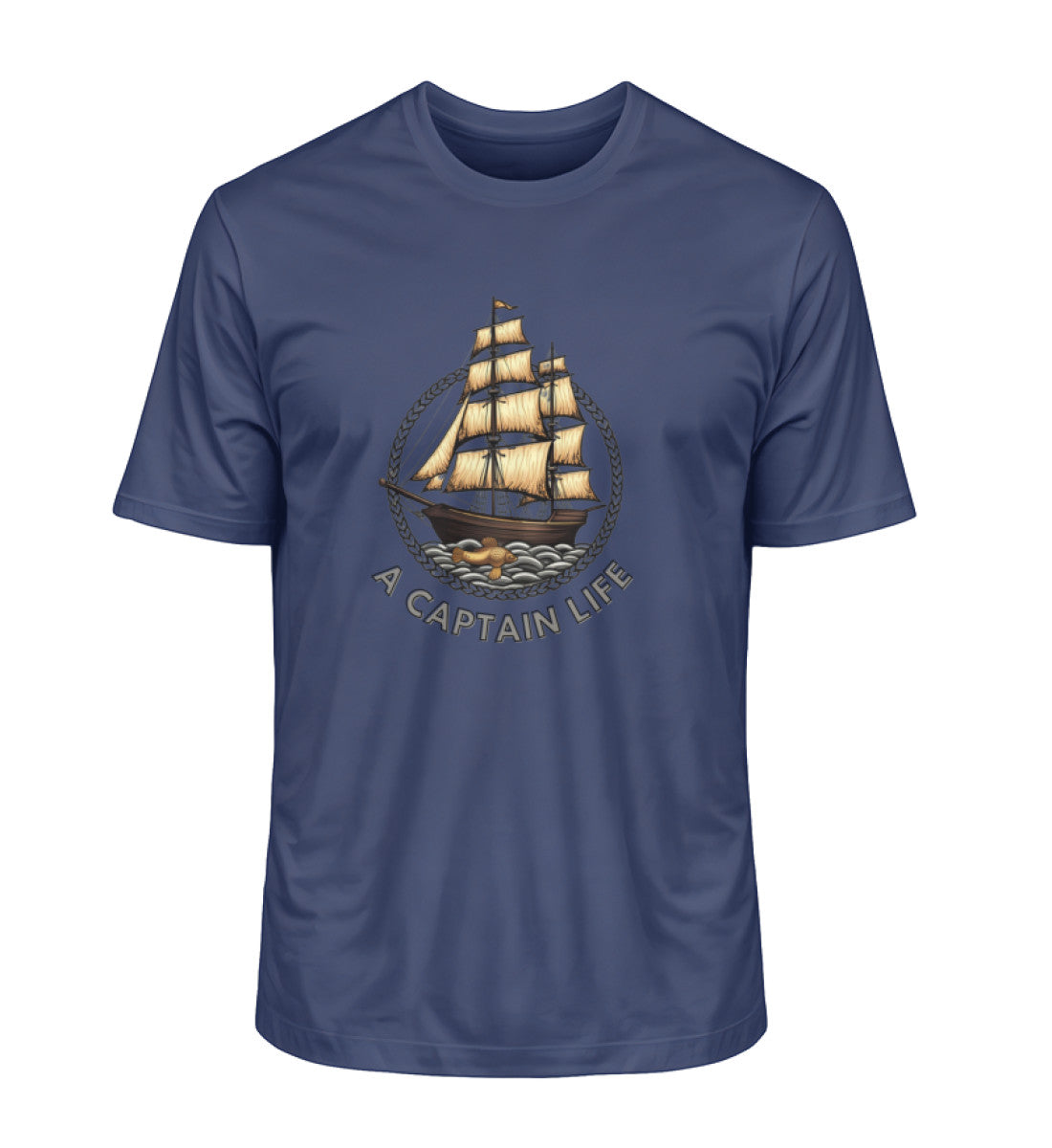 Goldenes Segelboot im Vintage-Stil auf navyblauem Bio-Herren-Shirt mit Schriftzug „A CAPTAIN LIFE“ in Marine (French Navy-6057) von www.digiuliano.com