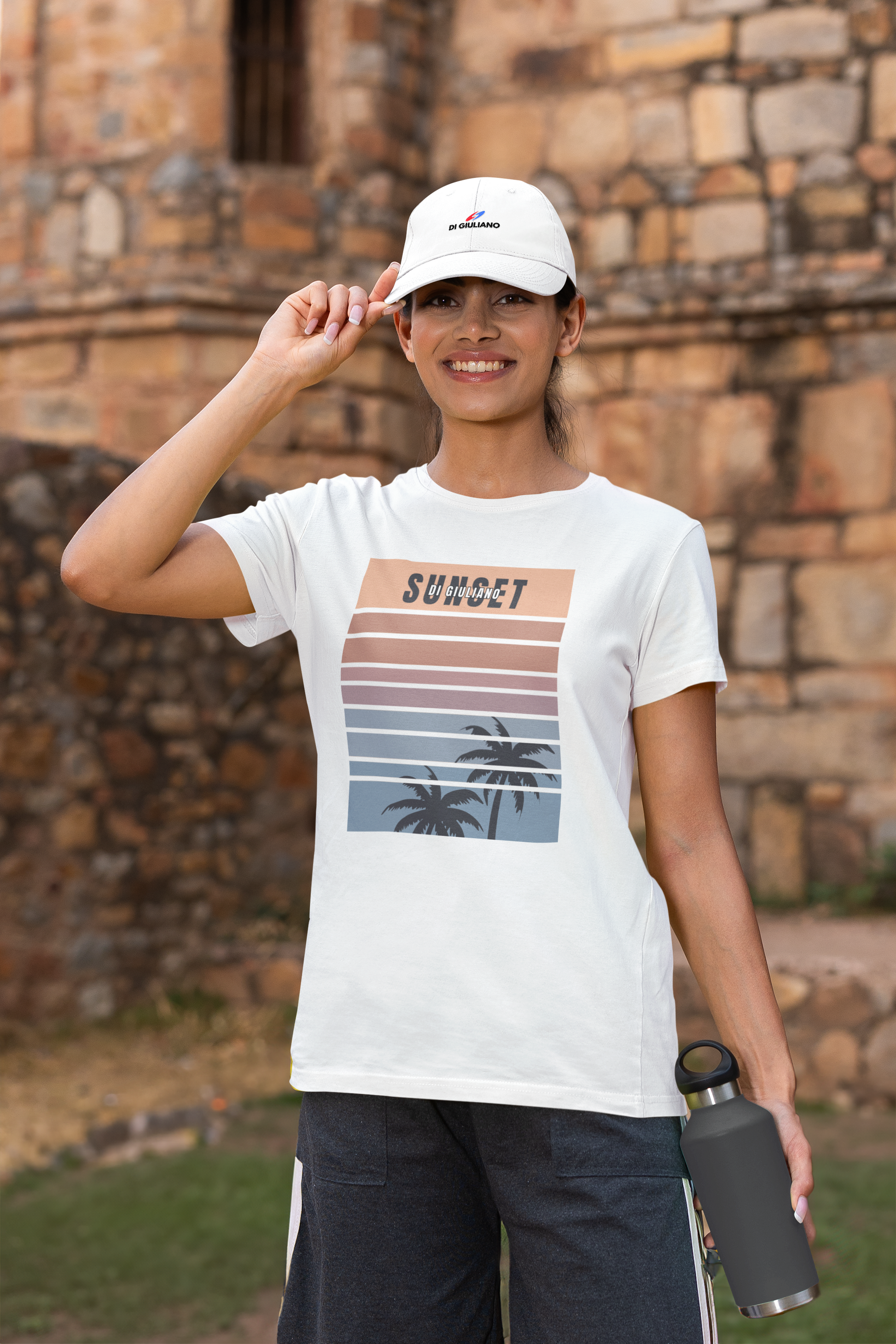 Nachhaltiges Damen Bio-T-Shirt, Sunset Vibes‘ aus 100 % Bio-Baumwolle mit maritimem Design & Sonnenuntergangs-Motiv In Weiß (White-3) von www.digiuliano.com