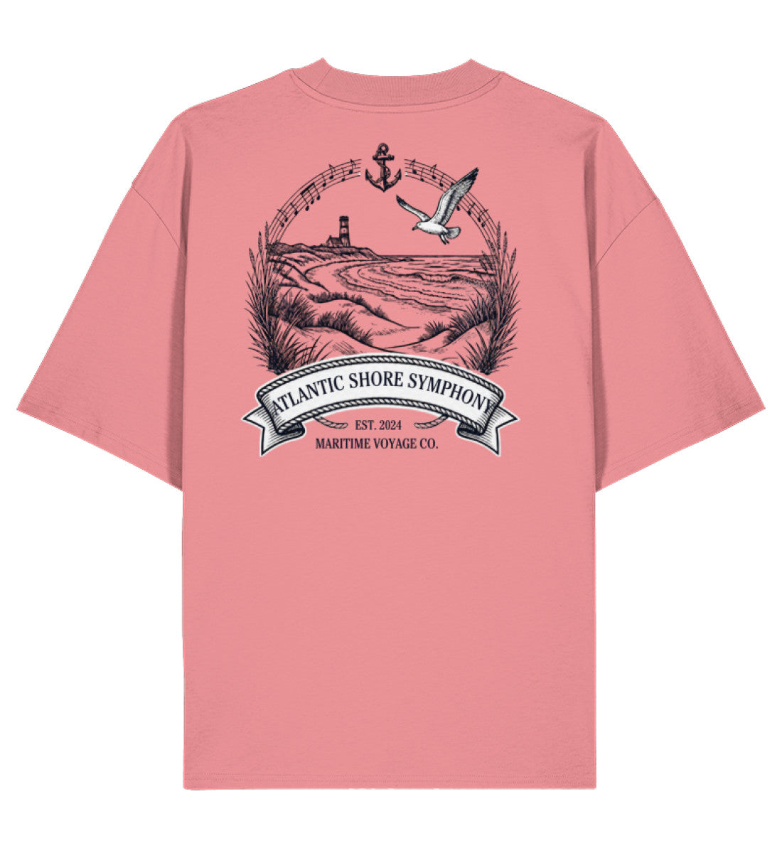 Pink maritimes Organic Oversized T-Shirt mit großem Rückenmotiv „Atlantic Shore Symphony“, Leuchtturm, Notenband und Dünenlandschaft aus Bio-Baumwolle. (Pink Joy-7379) www.digiuliano.com