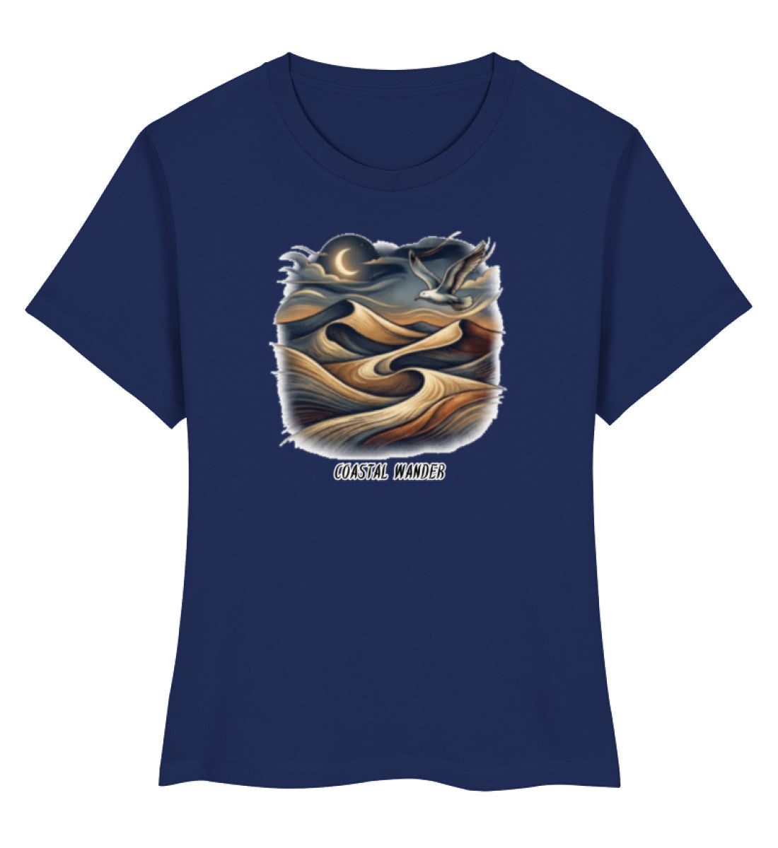 Ein maritnefarbiges Premium Organic Damen-Shirt mit einem detaillierten, künstlerischen Design einer Küsten- und Dünenlandschaft unter einem Mond und dem Schriftzug „COASTAL WANDER“ auf der Brust (French Navy-6057)