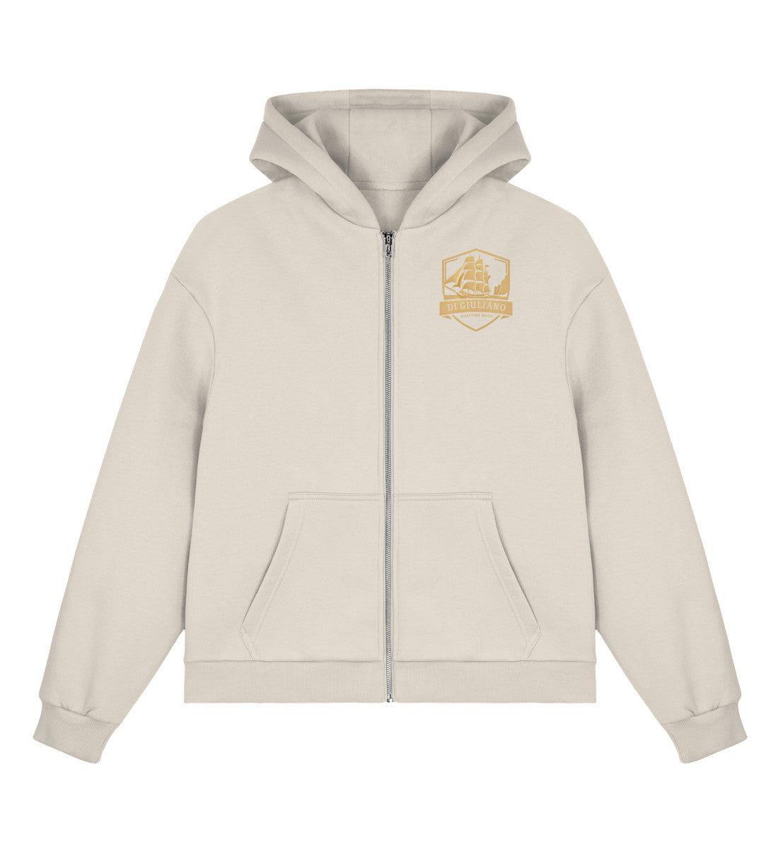 Sand maritimer Bio Boxcut Zipper in der Vorderansicht mit Metall-Reißverschluss, Kängurutasche und goldenem Dreimaster-Wappen auf der Brust. (White Sand-7345) www.digiuliano.com