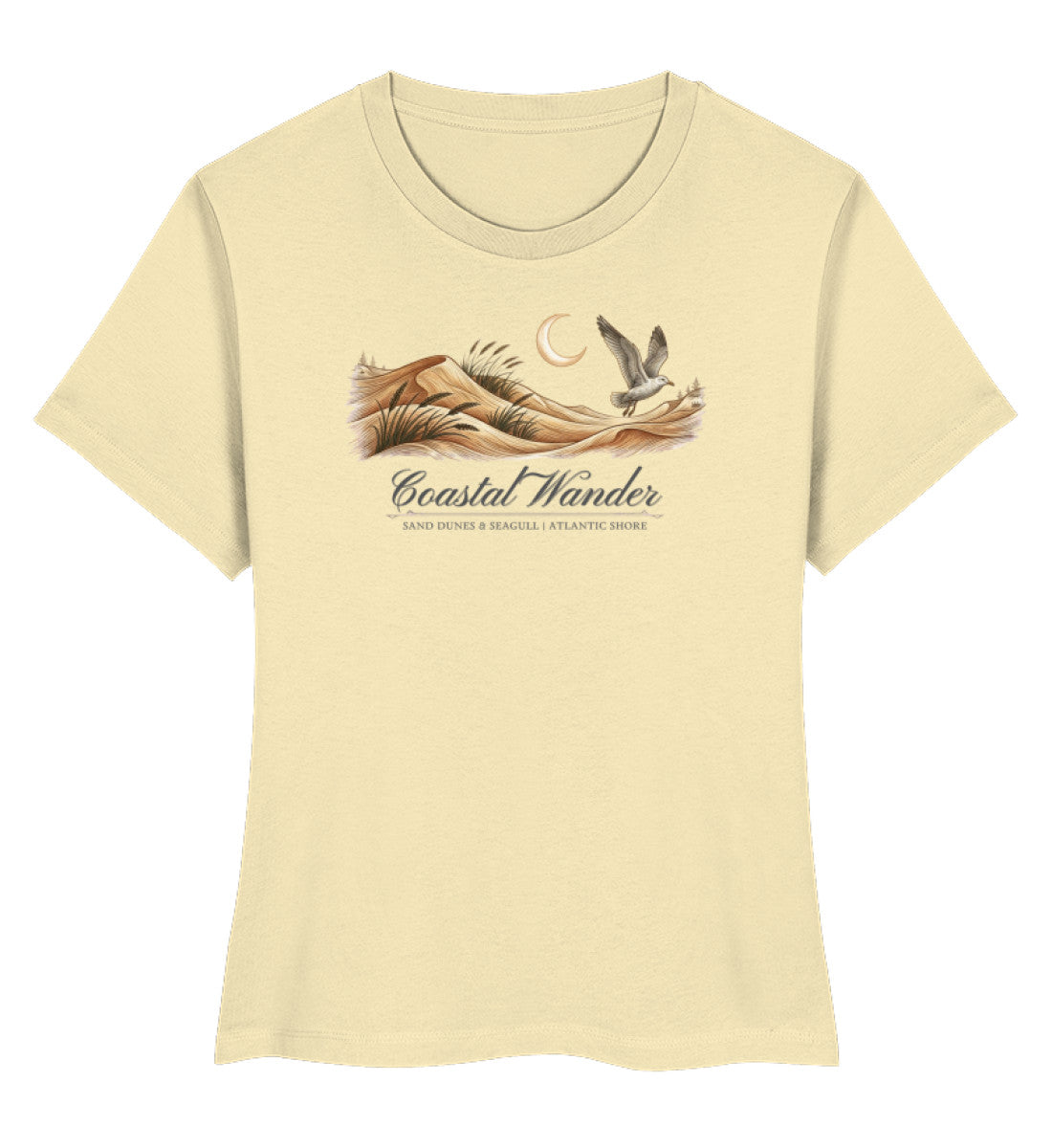 Ein naturbelassene Damen Bio-T-Shirt mit Rundhalsausschnitt, bedruckt mit dem maritimen Design „Coastal Wander“, das Sanddünen, eine Möwe und eine Mondsichel zeigt. (Natural Raw-7131) digiuliano.com