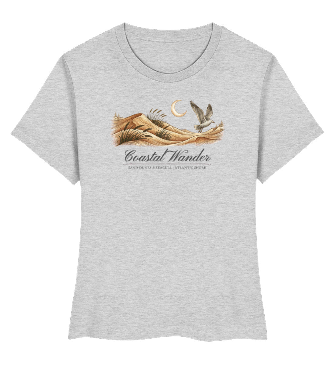 Ein hellgraues Damen Bio-T-Shirt mit Rundhalsausschnitt, bedruckt mit dem maritimen Design „Coastal Wander“, das Sanddünen, eine Möwe und eine Mondsichel zeigt.(Heather Grey-6892) digiuliano.com