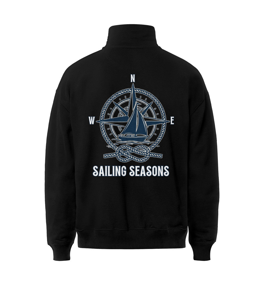 Schwarz maritimer Bio Boxcut Zipper in der Rückansicht mit großem „Sailing Seasons“-Rückenmotiv, Kompassrose und maritimer Symbolik.(Black-16) www.digiuliano.com