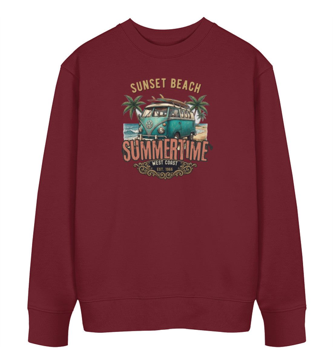 Dunkelrot Maritimes Unisex Organic Sweatshirt mit Vintage VW Bulli, Surfbrechtern auf dem Dach, Palmen und dem Schriftzug „Sunset Beach Summertime West Coast“ (Burgundy-6883) www.digiuliano.com